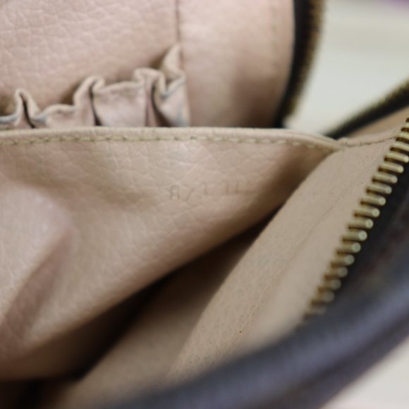 Louis Vuitton Cosmetic Pouch Toilette 23 - Picture 9 of 10